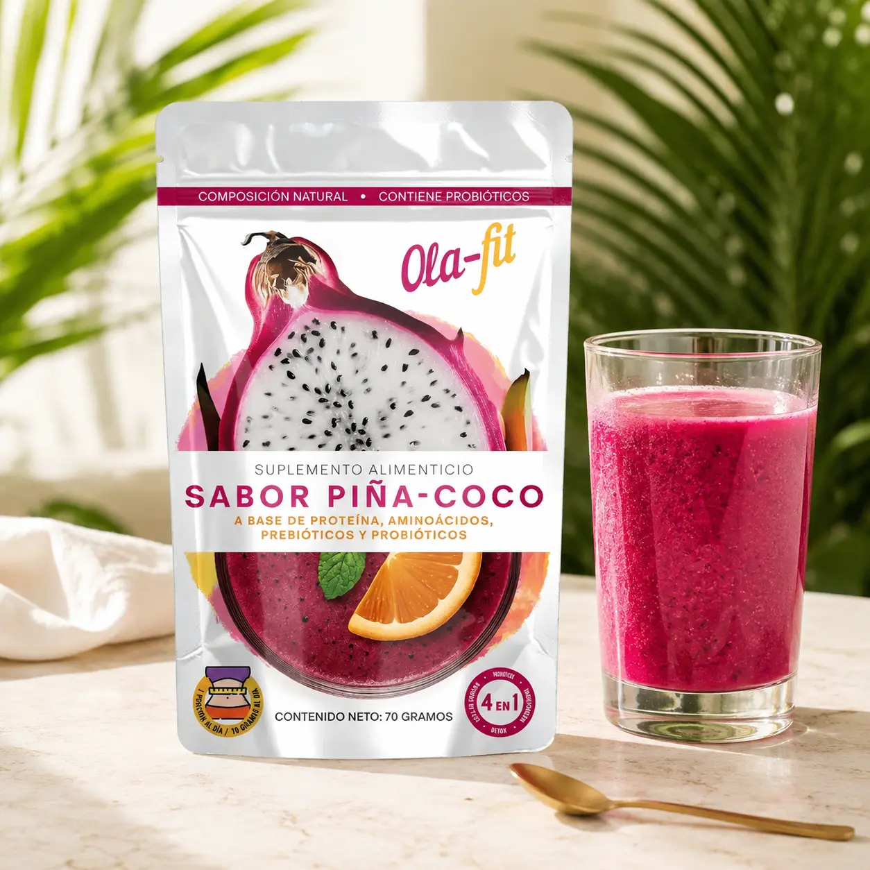 Ola-Fit junto a una bebida preparada